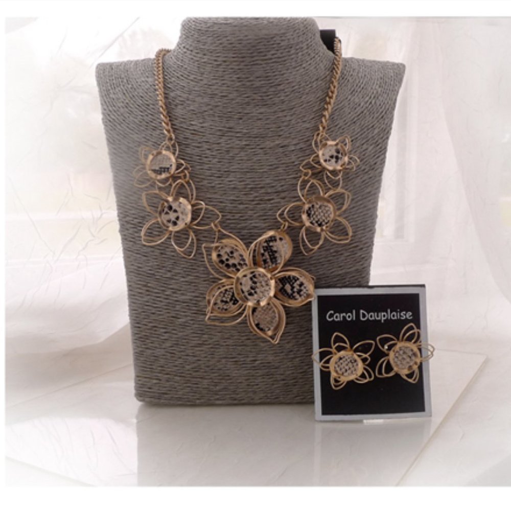 Carol Dauplaise Necklace and Earring Set NWT